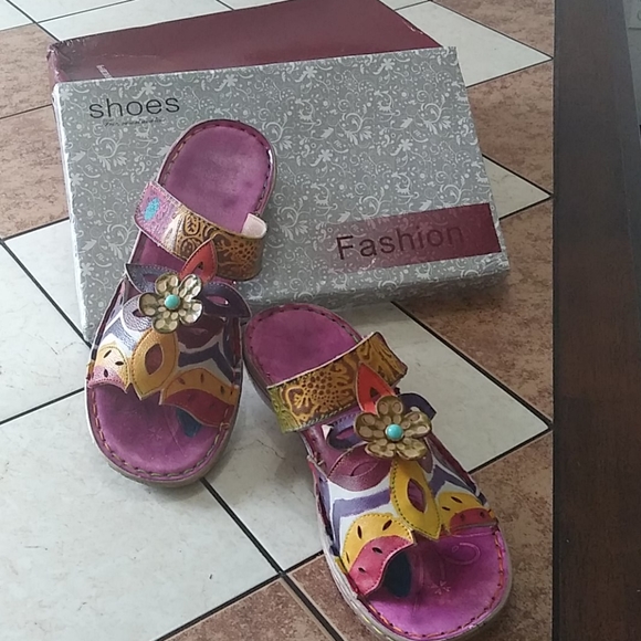 Shoes - Picture 6 of 7